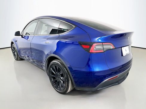 Used 2022 Tesla Model Y Long Range AWD/4WD image 7