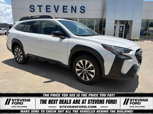Used 2025 Subaru Outback Limited AWD/4WD image 3