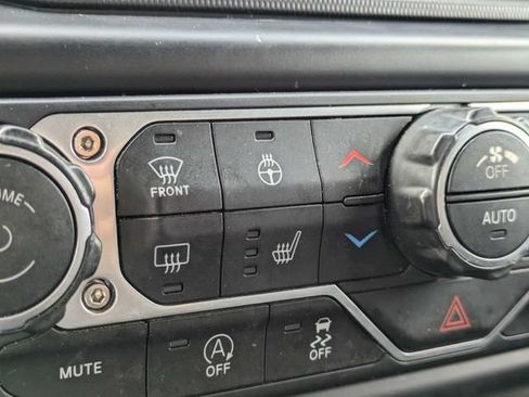Used 2021 Jeep Wrangler Unlimited Rubicon AWD/4WD image 23