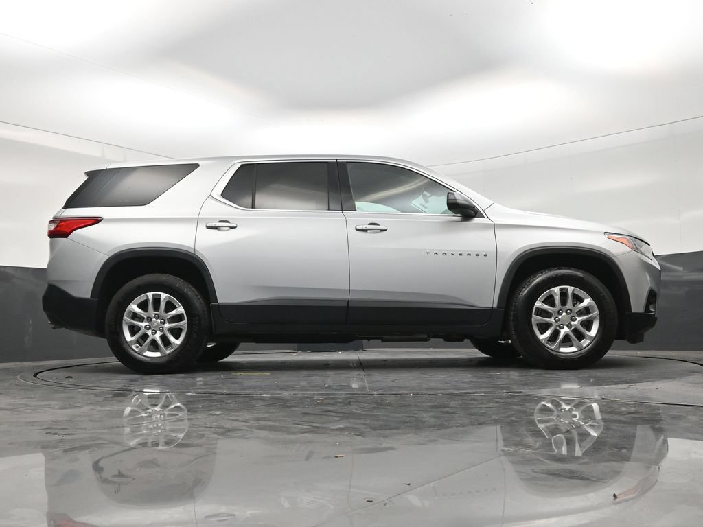 Used 2021 Chevrolet Traverse LS FWD image 24