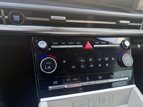 Used 2024 Hyundai Santa Fe SEL FWD image 16