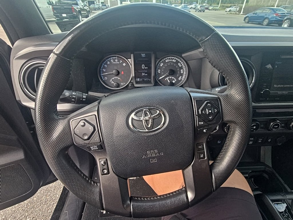 Used 2018 Toyota Tacoma TRD Off-Road w/ Technology Package AWD/4WD image 15