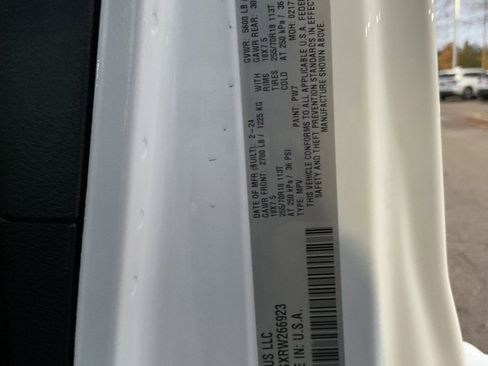 Used 2024 Jeep Wrangler Sahara image 33