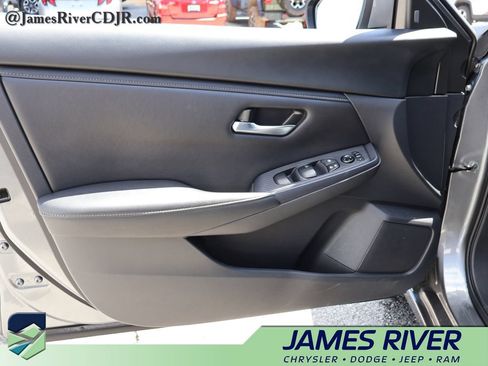 Used 2024 Nissan Sentra SV FWD image 20