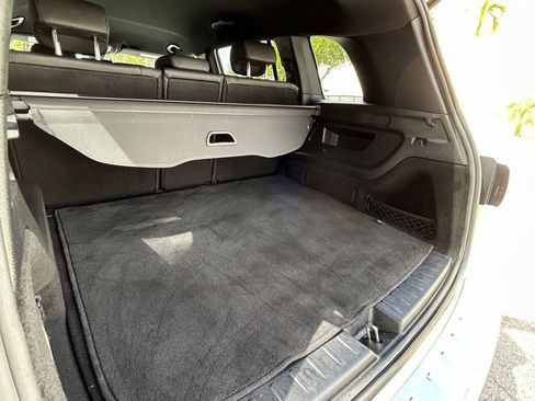 Used 2022 Mercedes-Benz GLB 250 w/ Premium Package Lite image 38