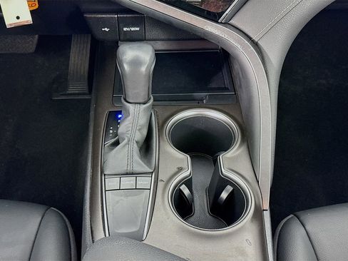 Used 2023 Toyota Camry SE image 32