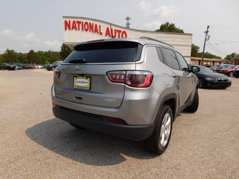 Used 2019 Jeep Compass Latitude w/ Popular Equipment Group AWD/4WD image 6