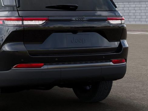 New 2026 Jeep Grand Cherokee Altitude RWD image 13