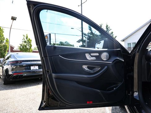 Used 2019 Mercedes-Benz E 300 4MATIC image 26