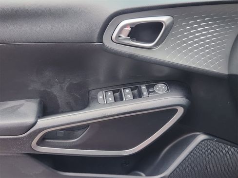 Used 2022 Kia Soul LX w/ Technology Package image 19