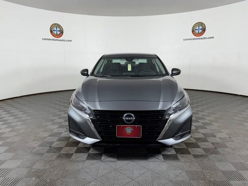 Used 2025 Nissan Altima 2.5 SV FWD image 17