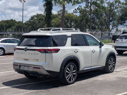 Used 2023 Nissan Pathfinder Platinum AWD/4WD image 5