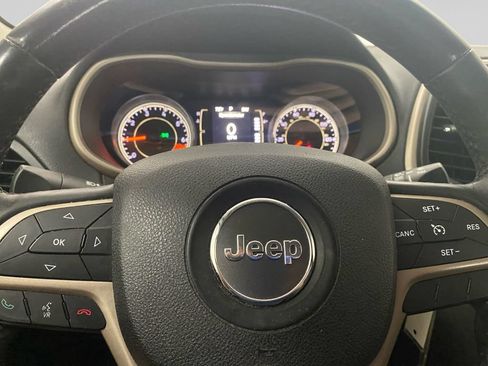 Used 2015 Jeep Cherokee Latitude AWD/4WD image 11