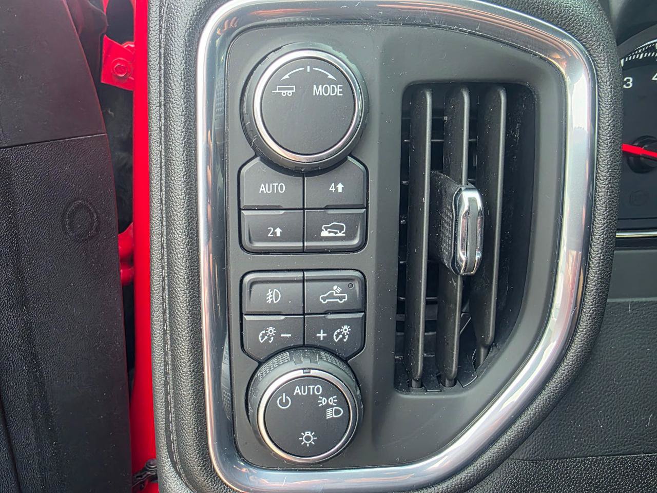 Used 2021 Chevrolet Silverado 1500 RST w/ Rally Edition AWD/4WD image 10