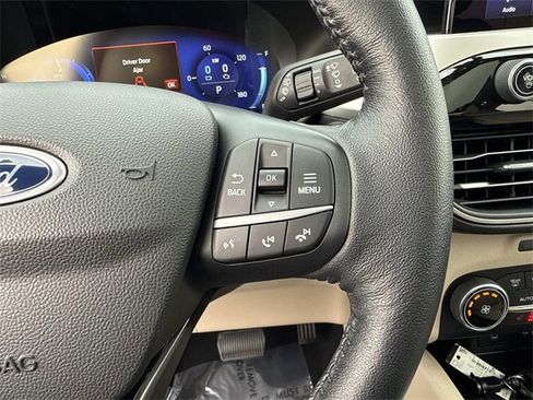 Used 2020 Ford Escape SE Sport image 29