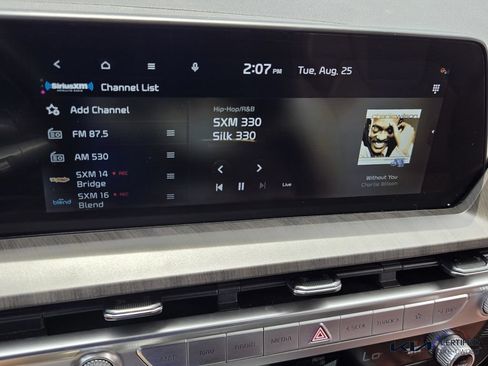 Certified 2023 Kia Telluride EX w/ EX Captain's Chair Package FWD image 21