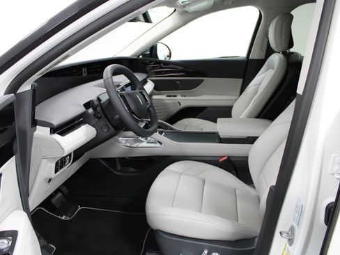 New 2026 Lincoln Nautilus Premier image 22