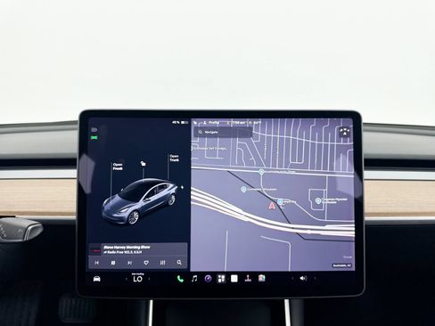Used 2018 Tesla Model 3 Long Range RWD image 4