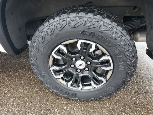 Used 2023 Chevrolet Silverado 1500 ZR2 w/ Technology Package image 32