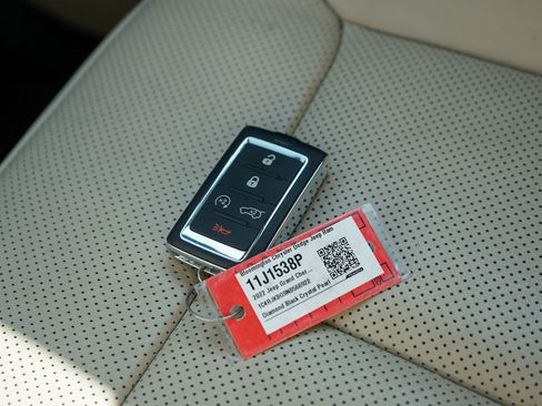 Used 2022 Jeep Grand Cherokee L Limited w/ Luxury Tech Group II image 30