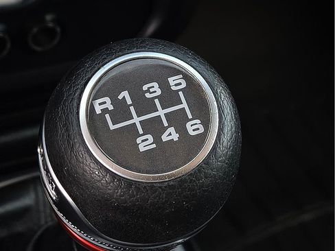 Used 2018 Jeep Wrangler Unlimited Sport AWD/4WD image 16
