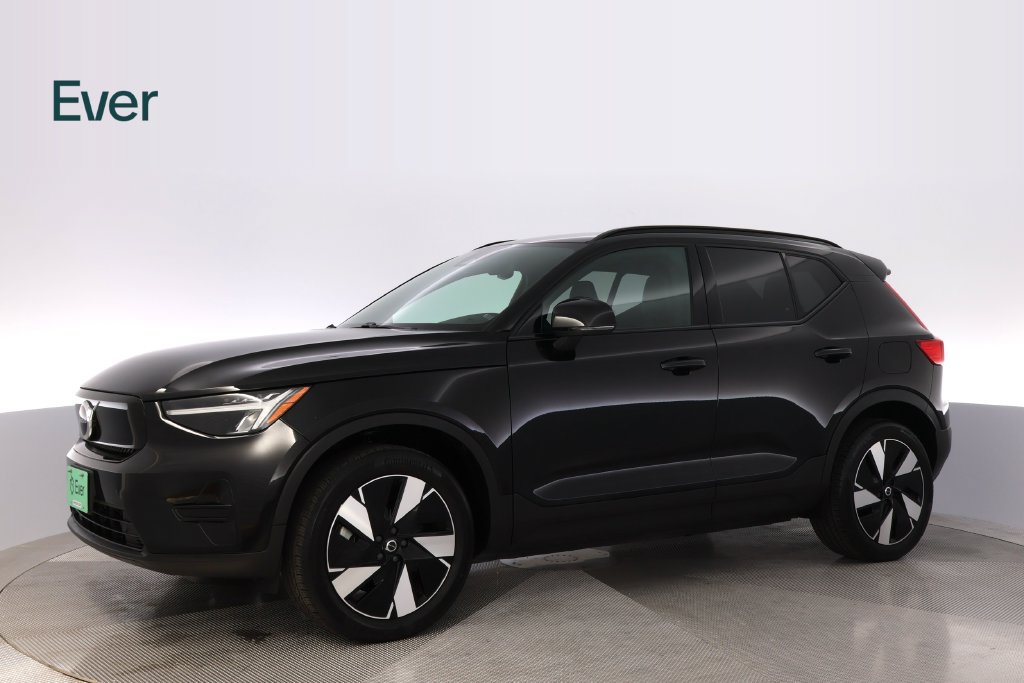 Used 2024 Volvo XC40 Recharge Core w/ Protection Package Premier AWD/4WD image 18