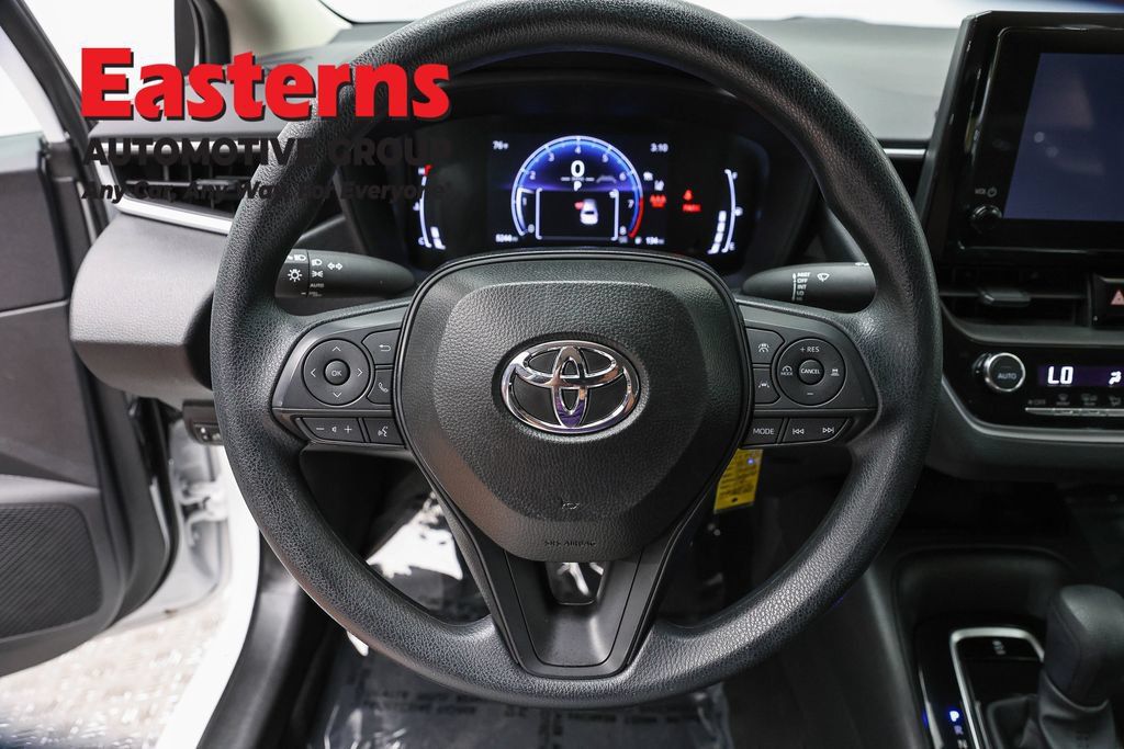 Used 2026 Toyota Corolla LE FWD image 10