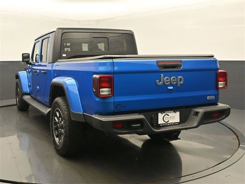 Used 2021 Jeep Gladiator Overland image 4