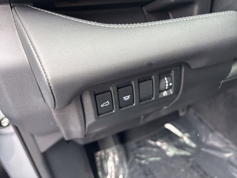 Certified 2023 Subaru Ascent Limited w/ Technology Package image 23