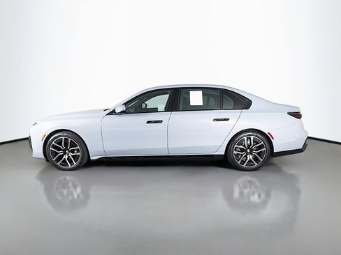 Certified 2023 BMW 760i xDrive AWD/4WD image 4