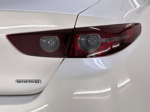 Used 2021 MAZDA MAZDA3 s FWD image 12