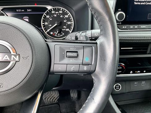 Used 2023 Nissan Rogue SV w/ SV Premium B Package image 25