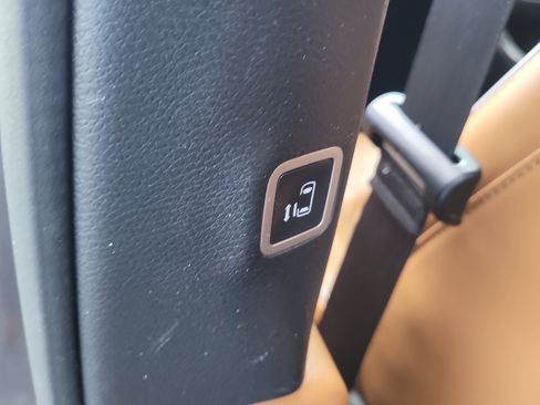 Used 2022 Chrysler Pacifica Pinnacle FWD image 15