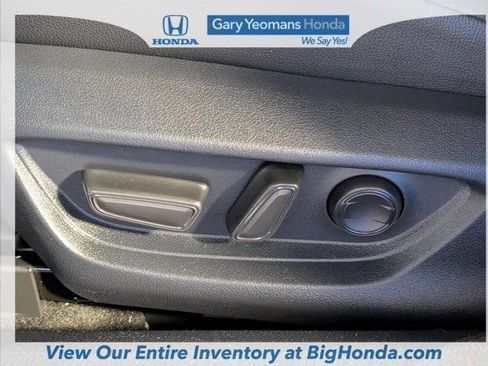 Used 2025 Toyota Camry XSE FWD image 21