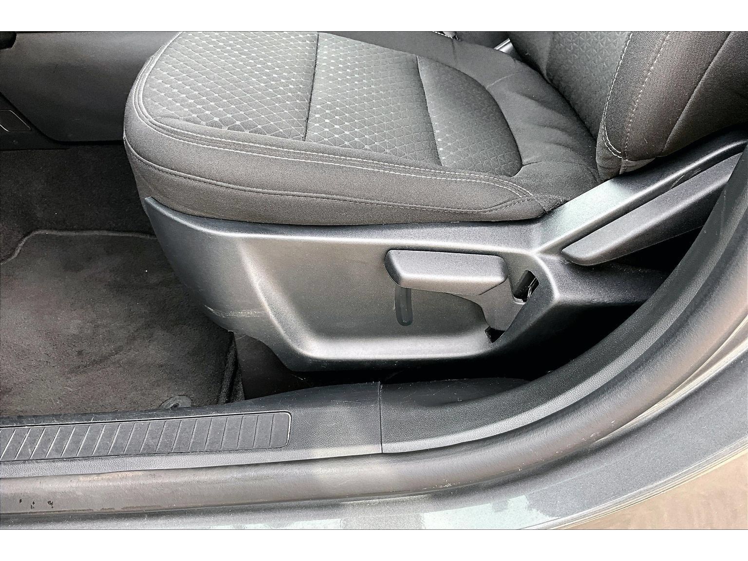 Used 2025 Ford Escape Active AWD/4WD image 28