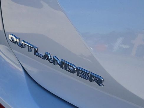 New 2026 Mitsubishi Outlander SEL FWD image 10
