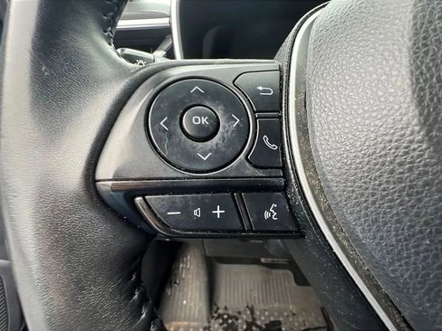 Used 2021 Toyota Corolla SE w/ SE Preferred Package FWD image 18