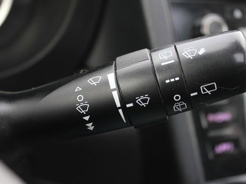 Used 2016 Subaru Forester 2.5i Premium w/ All-Weather Package image 17