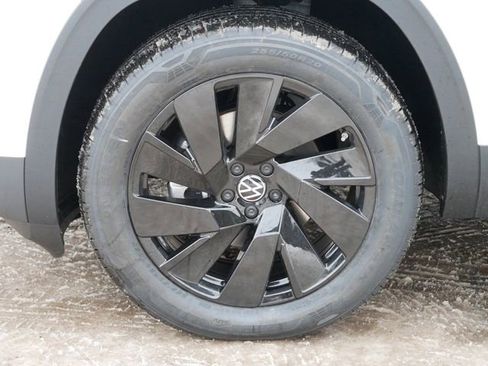 New 2026 Volkswagen Atlas SE image 5