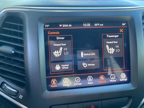 Used 2019 Jeep Cherokee Trailhawk w/ Cold Weather Group image 14