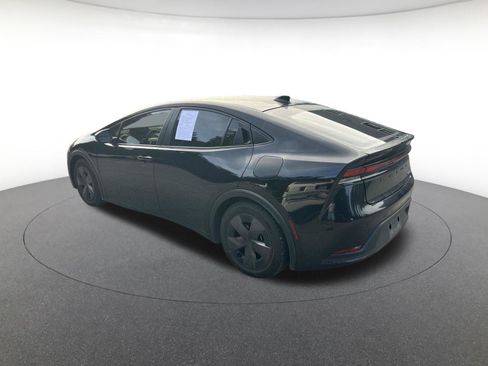 Used 2024 Toyota Prius LE FWD image 5