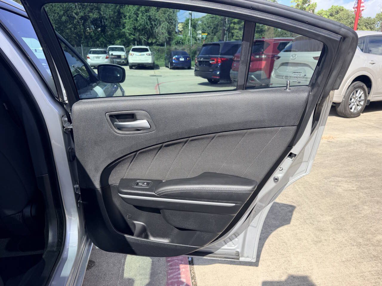 Used 2020 Dodge Charger SXT RWD image 18