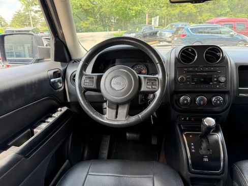 Used 2014 Jeep Patriot High Altitude FWD image 12