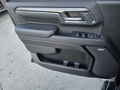 Used 2024 GMC Sierra 2500 AT4 w/ Technology Package image 20