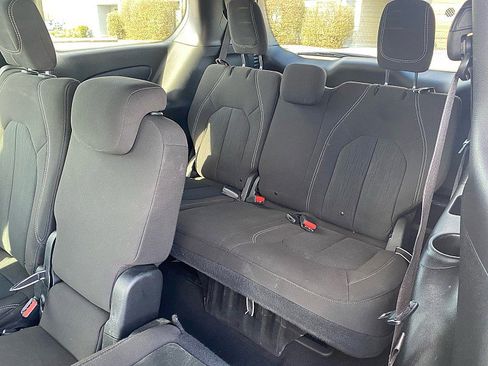 Used 2021 Chrysler Pacifica Touring w/ S Appearance Package image 32