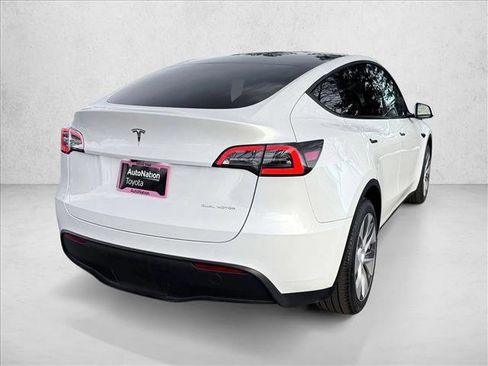 Used 2023 Tesla Model Y Long Range image 6