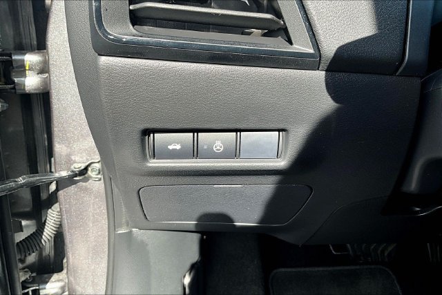 Used 2026 Nissan Sentra SV w/ SV Convenience Package FWD image 14