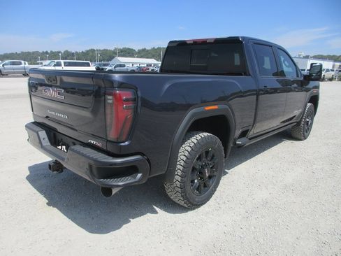 New 2026 GMC Sierra 2500 AT4 w/ AT4 Premium Plus Package AWD/4WD image 5