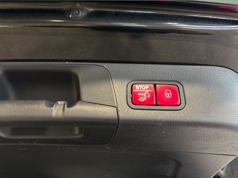 Used 2022 Mercedes-Benz GLB 250 4MATIC image 22