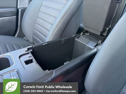 Used 2018 Ford Fusion SE w/ Fusion SE Technology Package FWD image 22